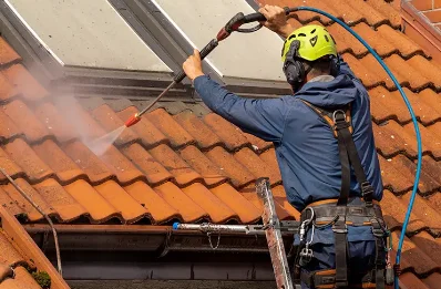 Démoussage et hydrofuge de toiture à Mouchin